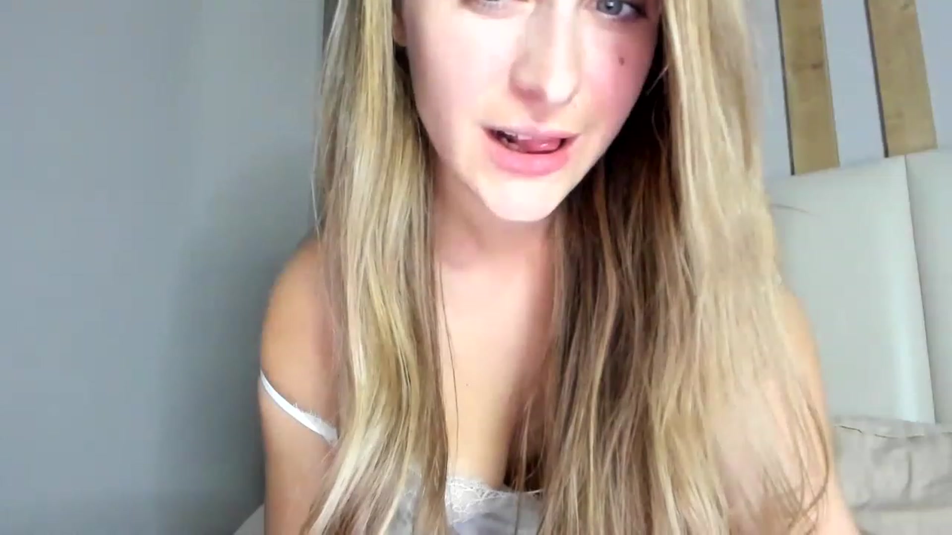 Gallery image thumbnail from regular_girl's myfreecams stream on, 03/04/2023, 21:12 image 17 of 20