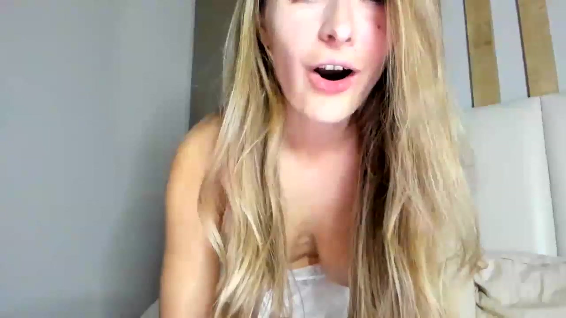 Gallery image thumbnail from regular_girl's myfreecams stream on, 03/04/2023, 21:12 image 13 of 20