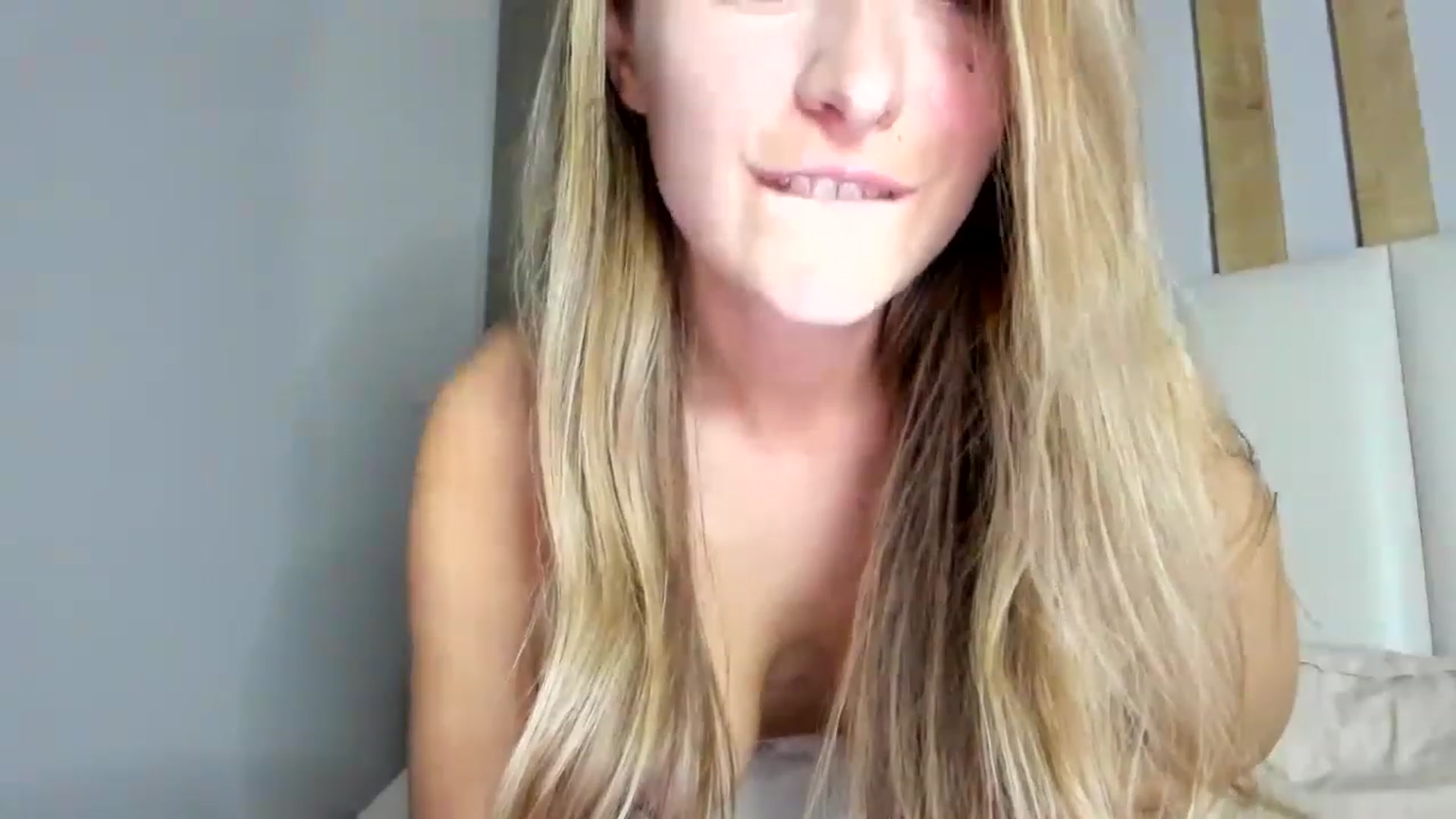 Gallery image thumbnail from regular_girl's myfreecams stream on, 03/04/2023, 21:12 image 16 of 20