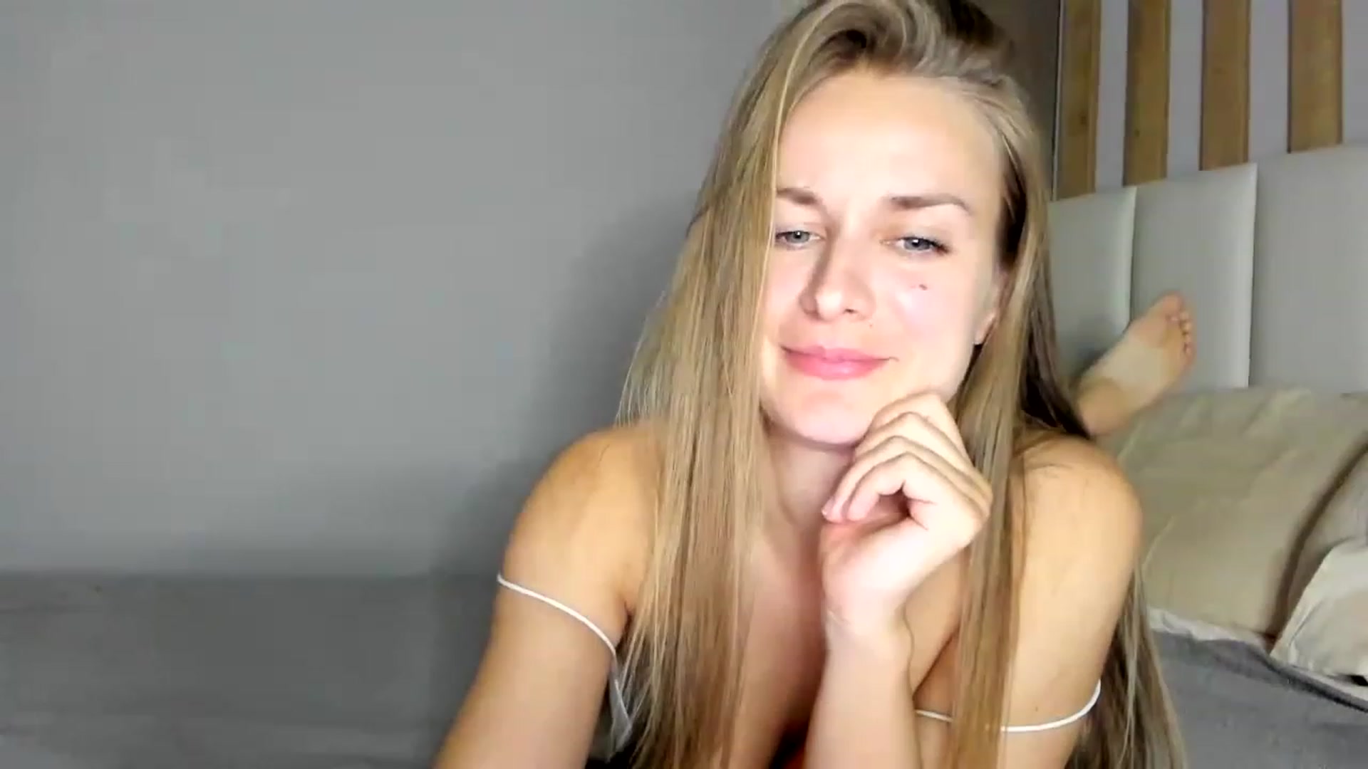 Gallery image thumbnail from regular_girl's myfreecams stream on, 03/05/2023, 20:34 image 15 of 20