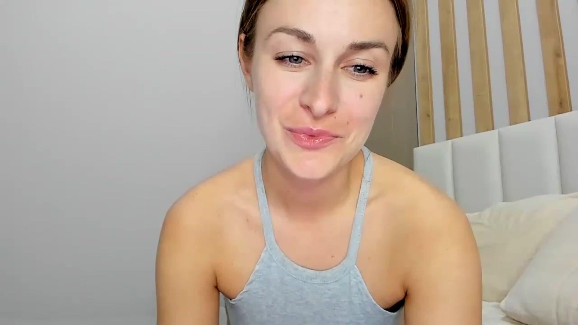 Gallery image thumbnail from regular_girl's myfreecams stream on, 03/09/2023, 17:33 image 6 of 20