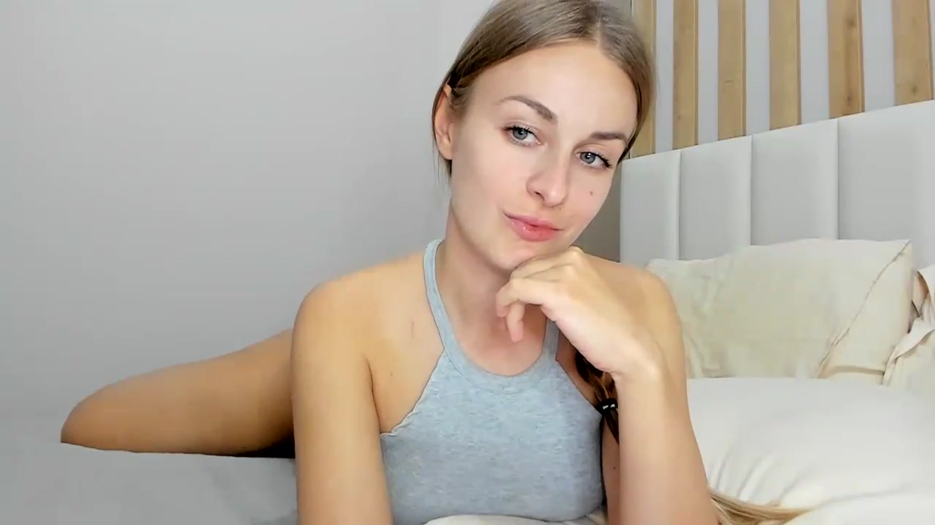 Gallery image thumbnail from regular_girl's myfreecams stream on, 03/09/2023, 17:33 image 20 of 20