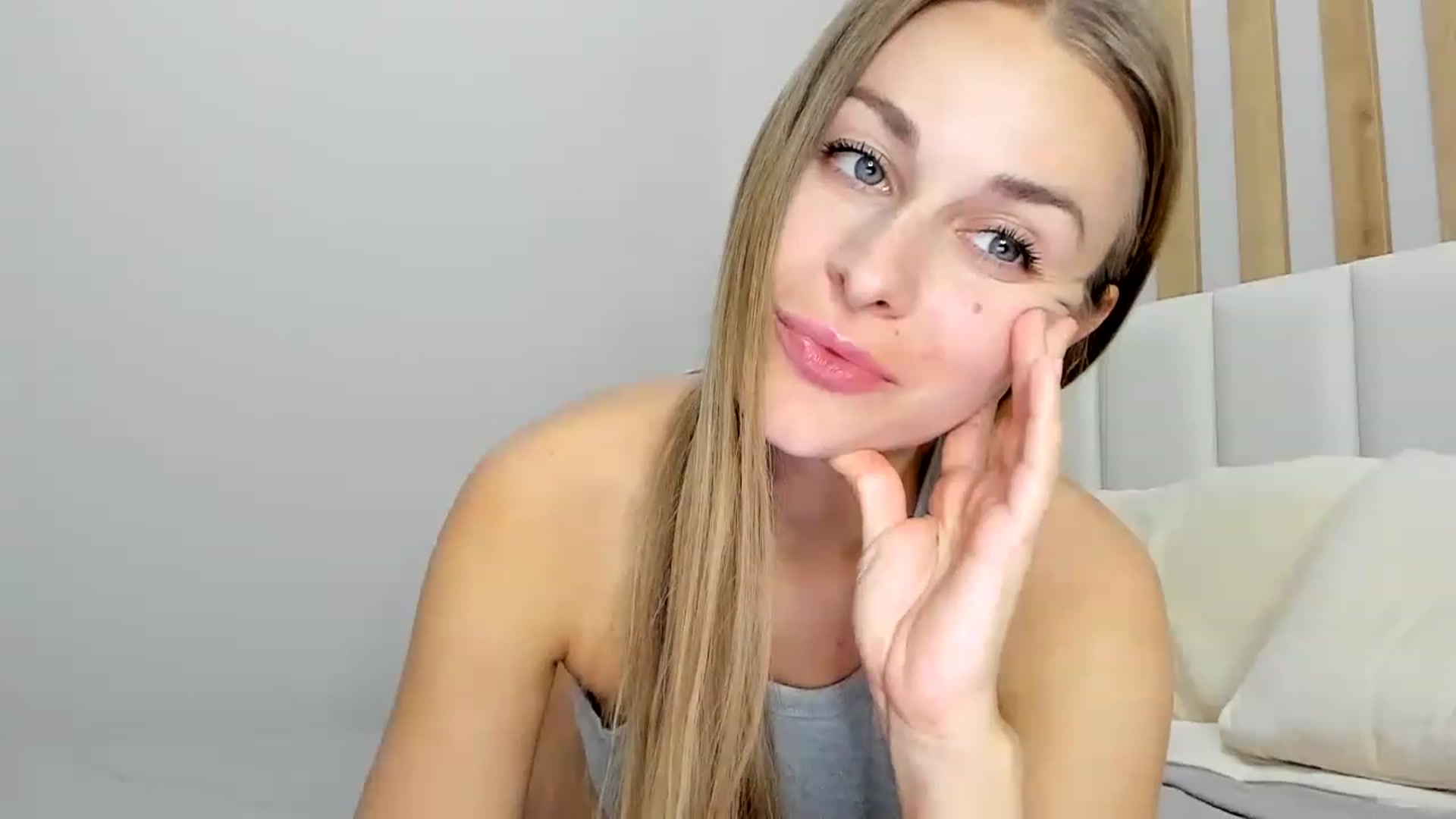 Gallery image thumbnail from regular_girl's myfreecams stream on, 03/09/2023, 17:56 image 18 of 20