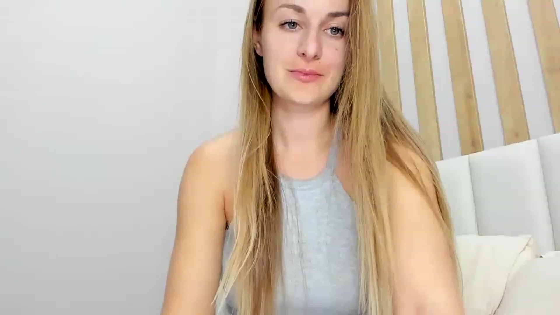 Gallery image thumbnail from regular_girl's myfreecams stream on, 03/09/2023, 18:46 image 4 of 20