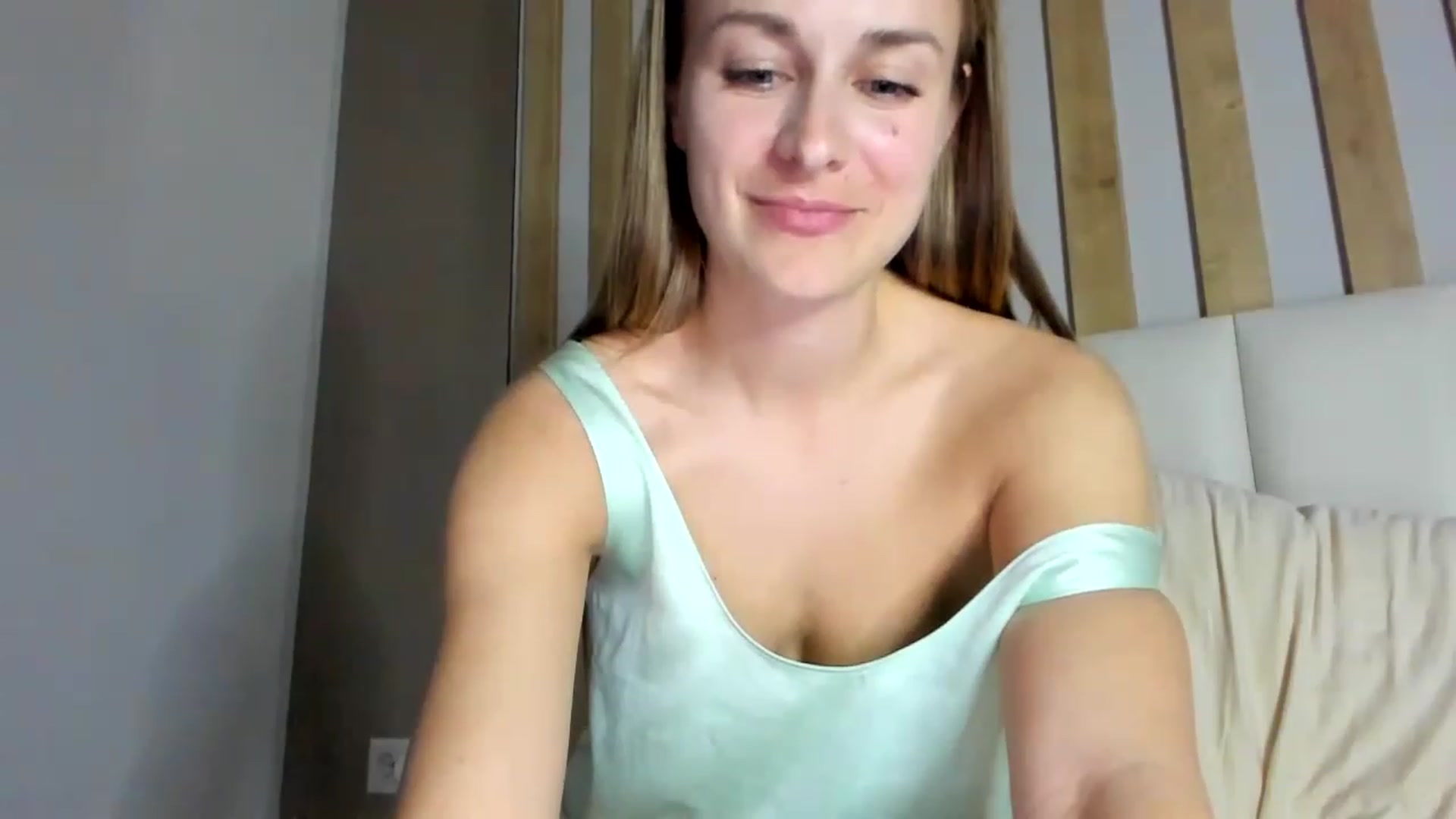 Gallery image thumbnail from regular_girl's myfreecams stream on, 03/10/2023, 19:49 image 1 of 20