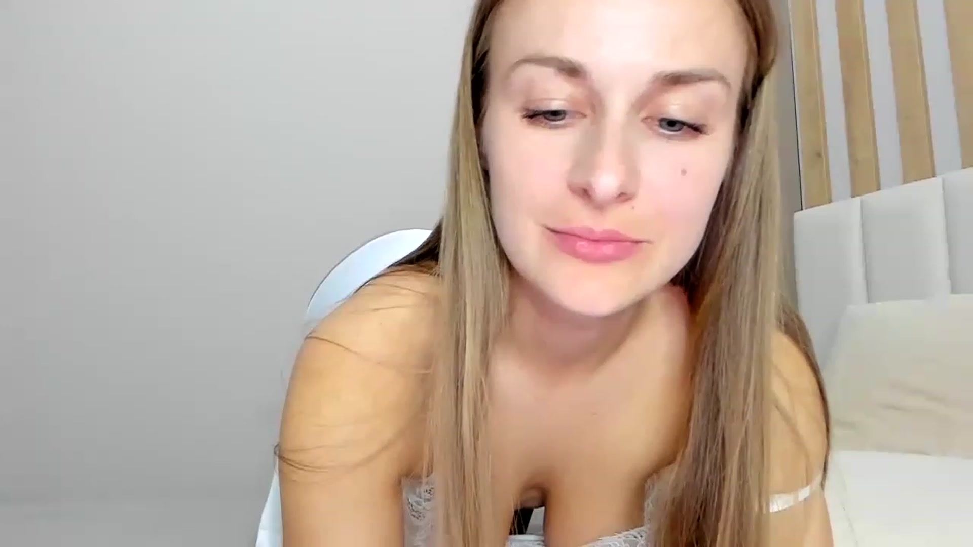 Gallery image thumbnail from regular_girl's myfreecams stream on, 03/11/2023, 18:02 image 16 of 20