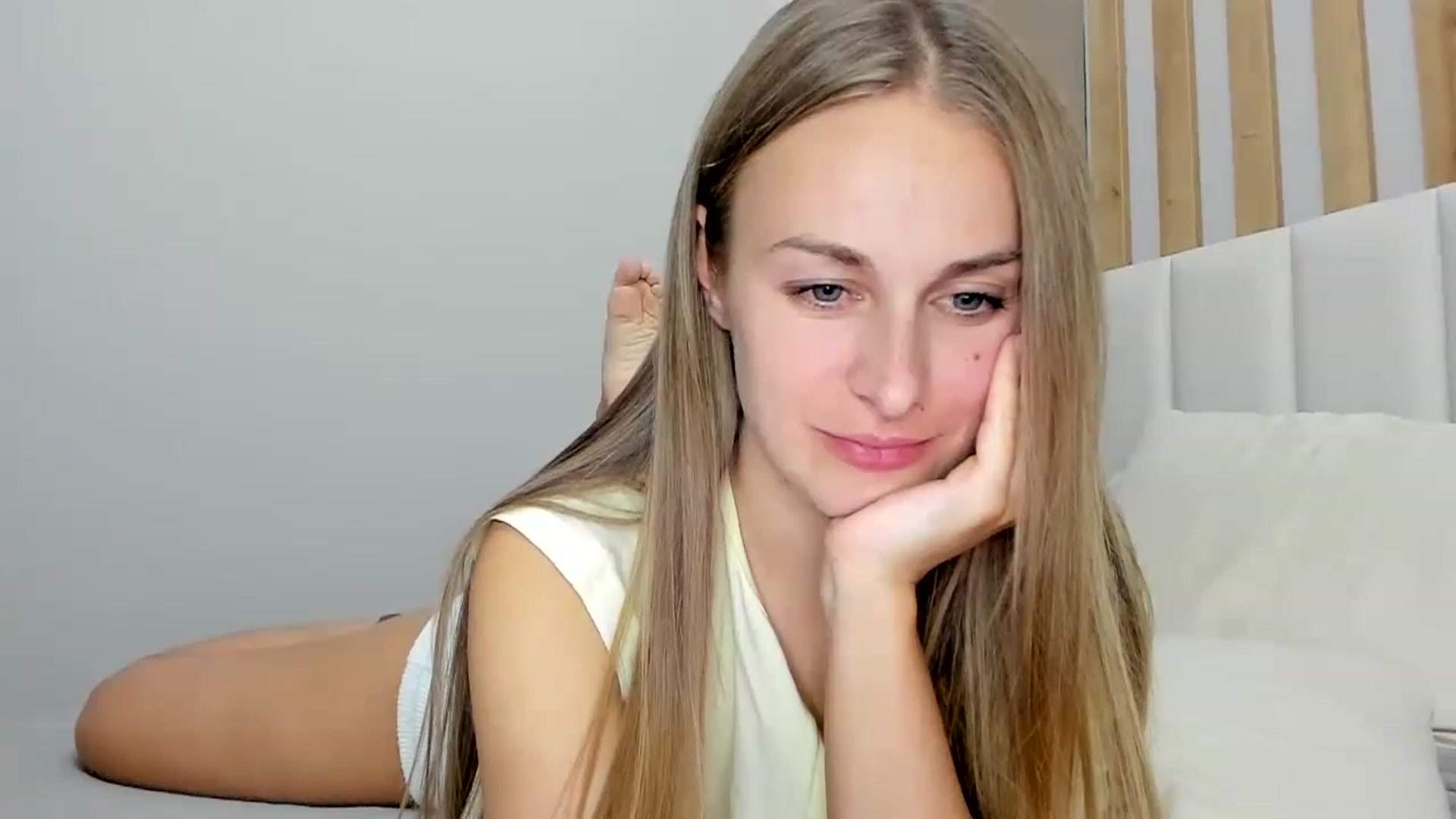 Gallery image thumbnail from regular_girl's myfreecams stream on, 03/21/2023, 17:17 image 5 of 20