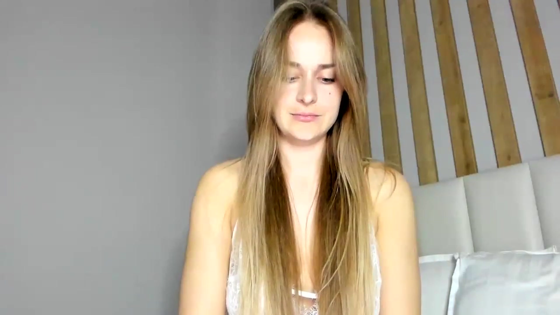 Gallery image thumbnail from regular_girl's myfreecams stream on, 04/15/2023, 20:14 image 6 of 20