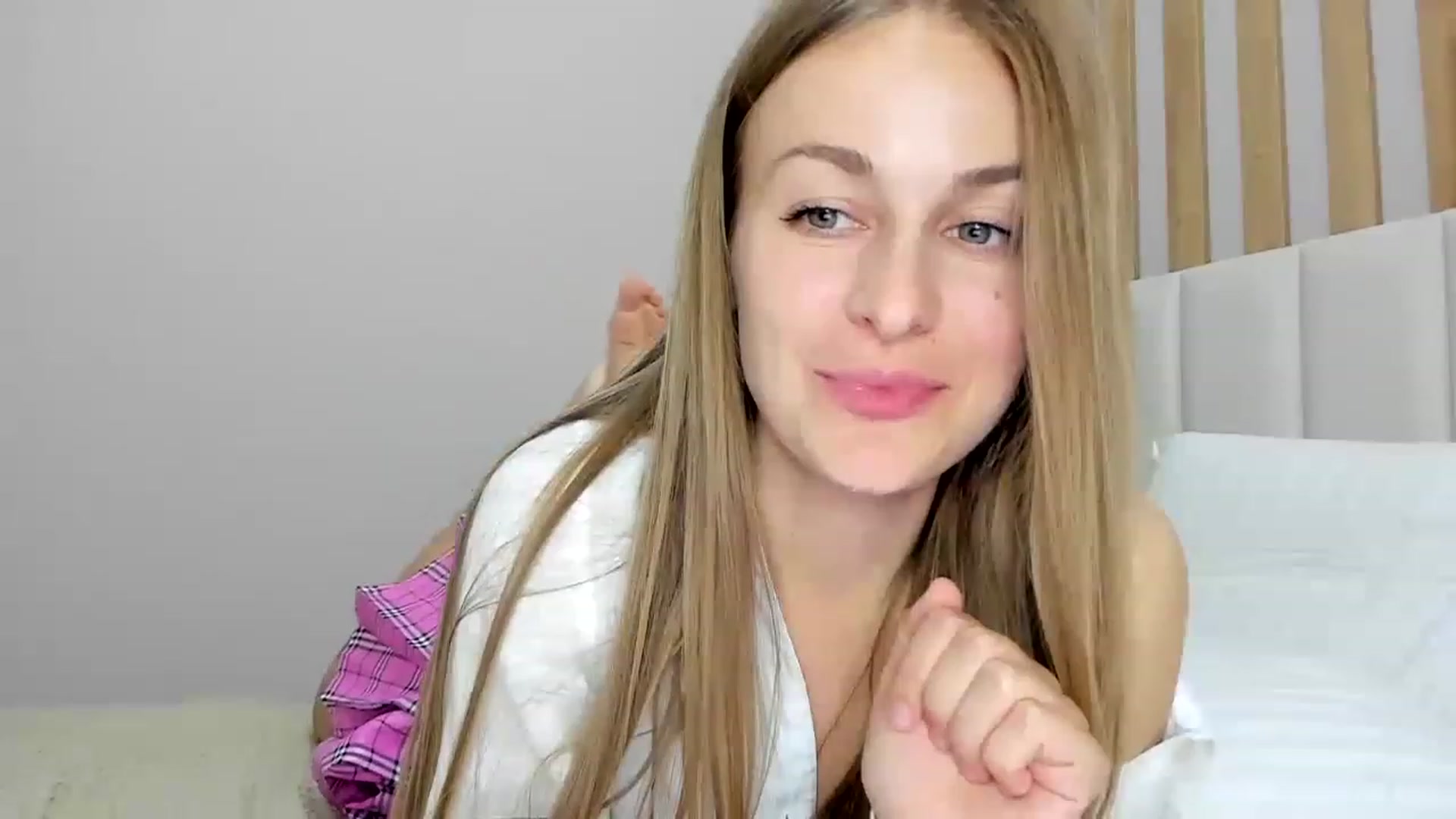 Gallery image thumbnail from regular_girl's myfreecams stream on, 04/20/2023, 17:24 image 20 of 20