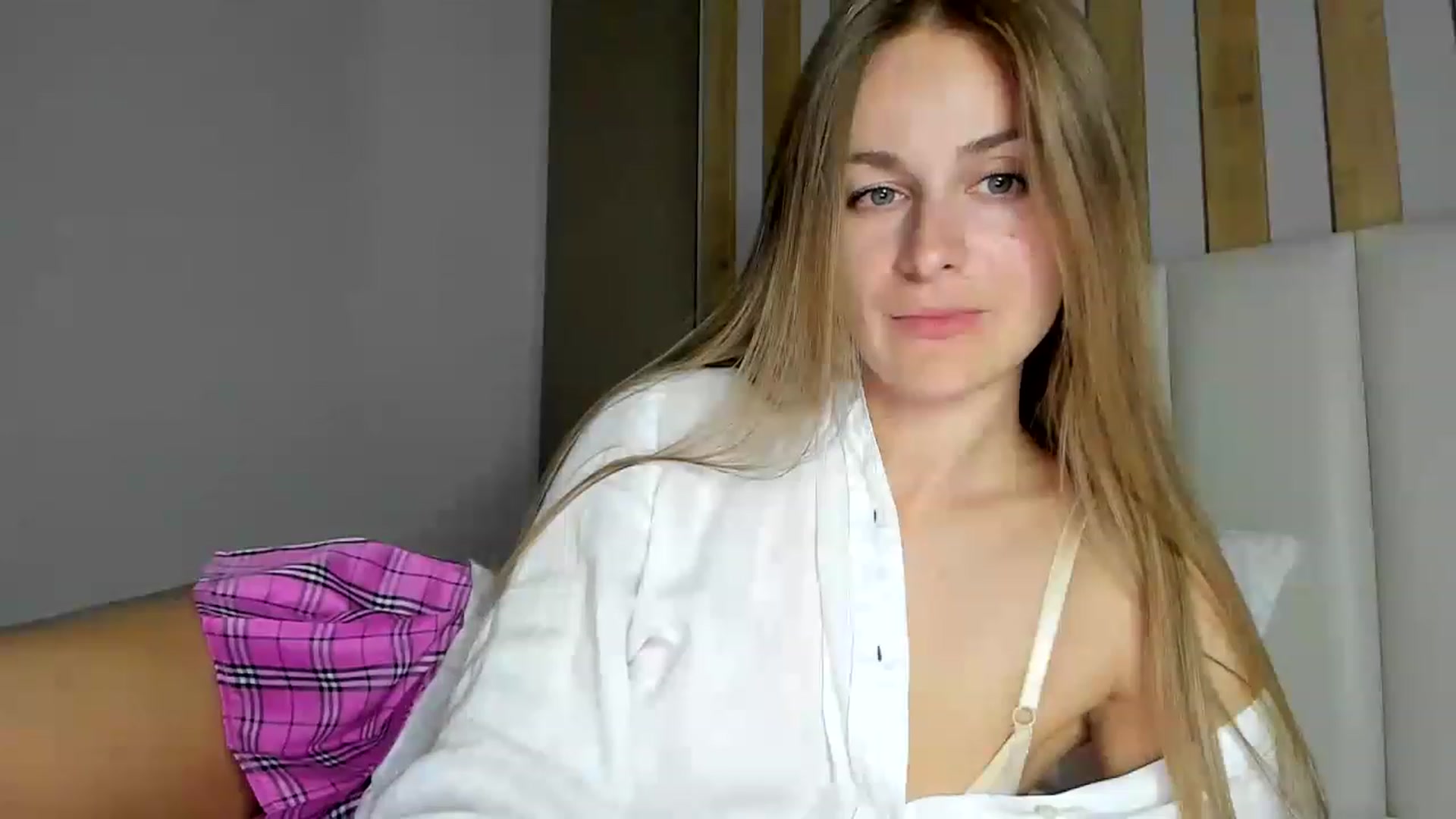 Gallery image thumbnail from regular_girl's myfreecams stream on, 04/20/2023, 18:24 image 13 of 20