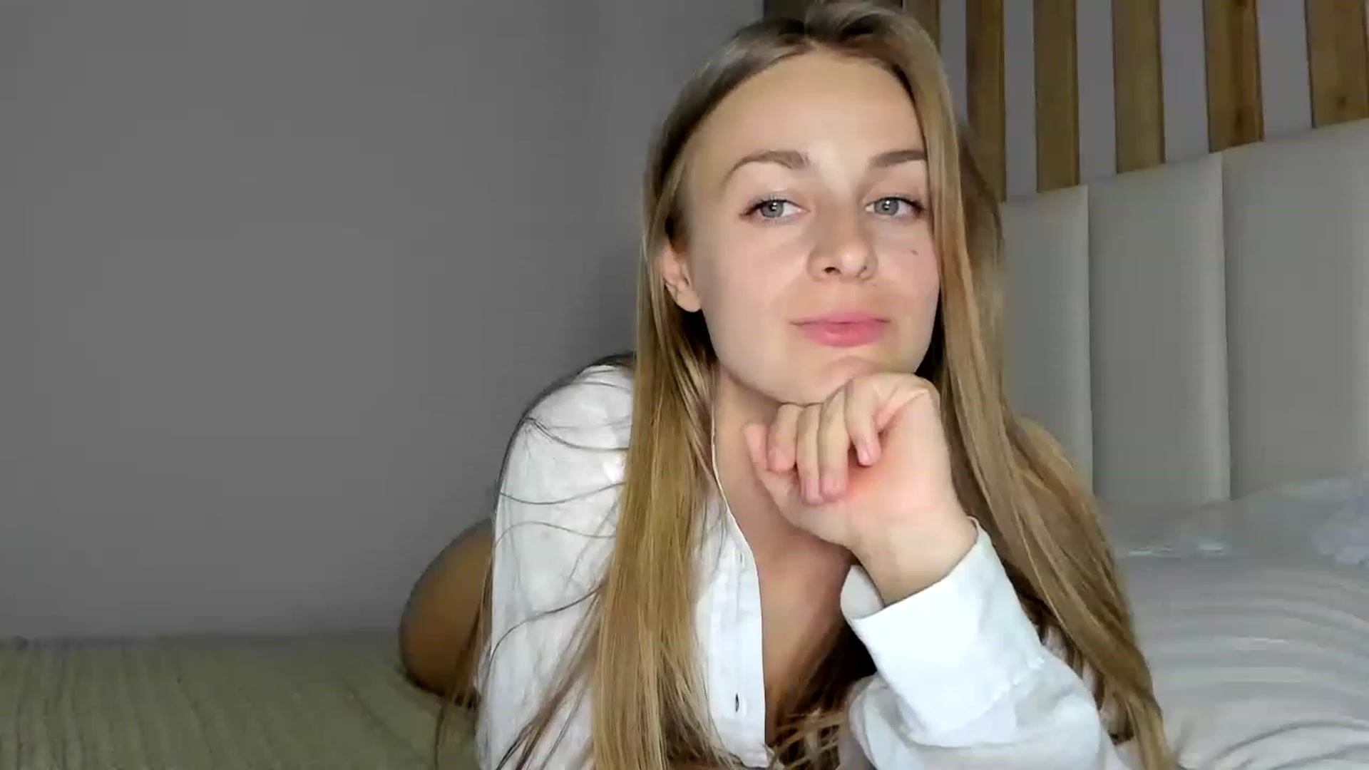 Gallery image thumbnail from regular_girl's myfreecams stream on, 04/20/2023, 19:54 image 3 of 20
