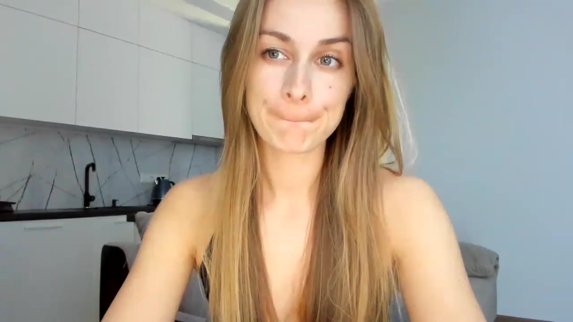 Gallery image thumbnail from regular_girl's myfreecams stream on, 04/25/2023, 14:28 image 14 of 20