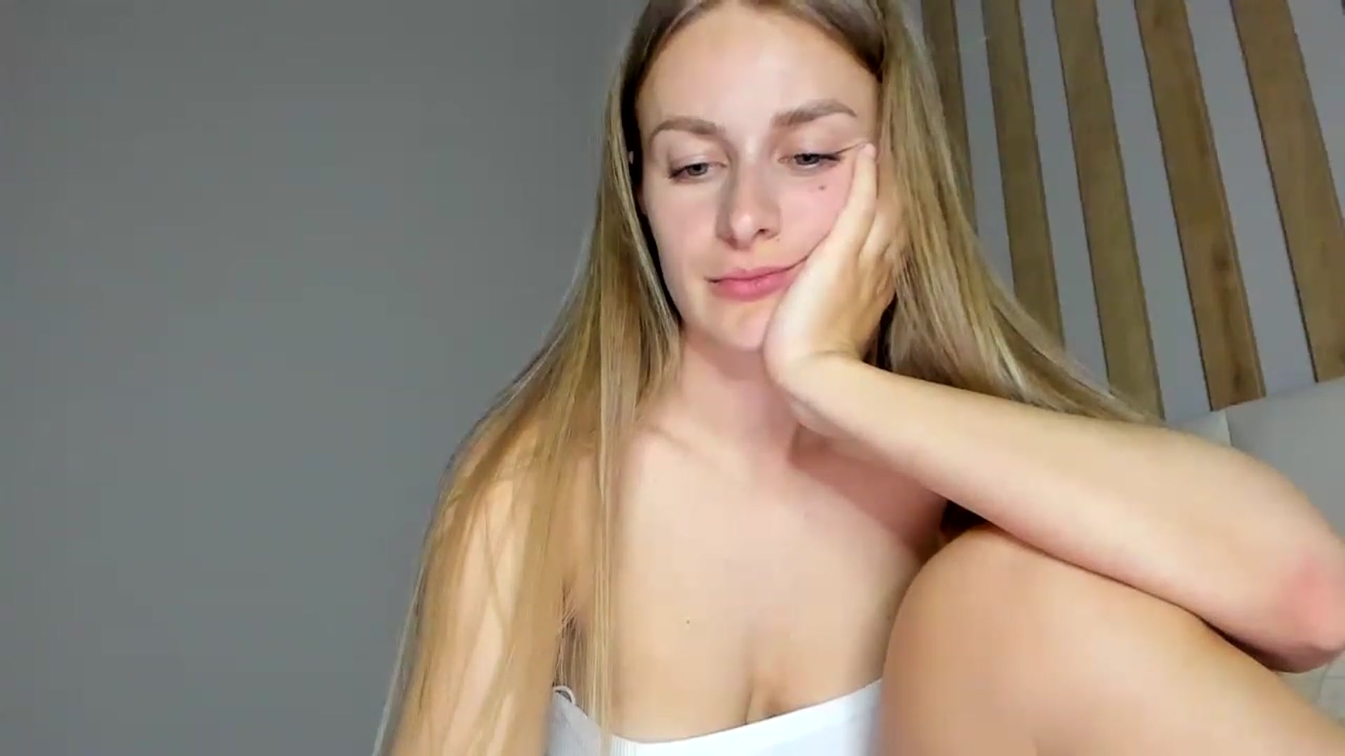 Gallery image thumbnail from regular_girl's myfreecams stream on, 05/07/2023, 20:45 image 16 of 20