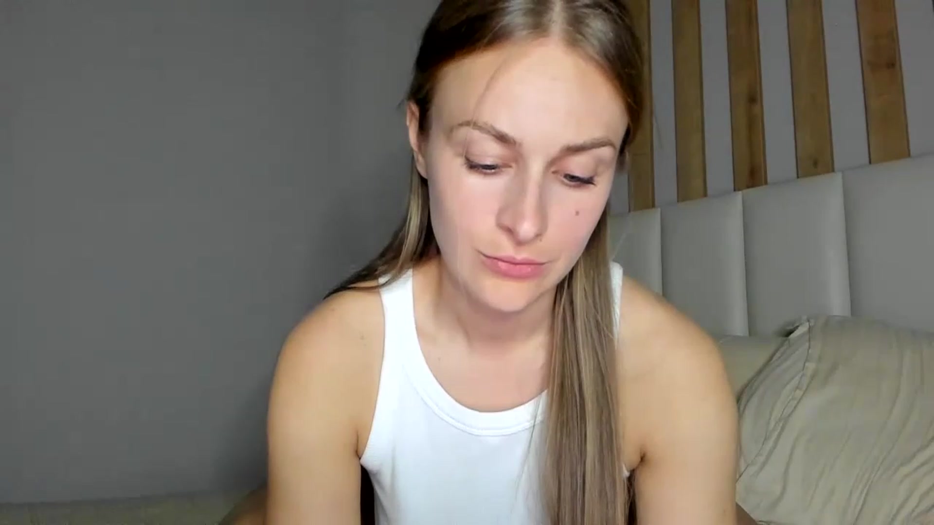 Gallery image thumbnail from regular_girl's myfreecams stream on, 05/10/2023, 17:54 image 3 of 20