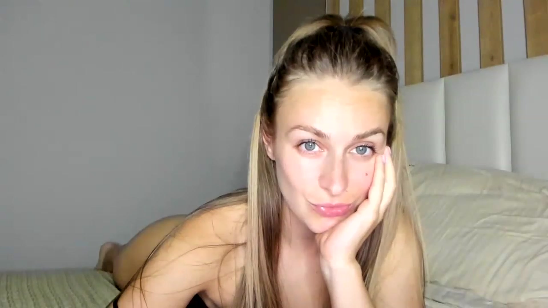 Gallery image thumbnail from regular_girl's myfreecams stream on, 05/13/2023, 20:01 image 6 of 20