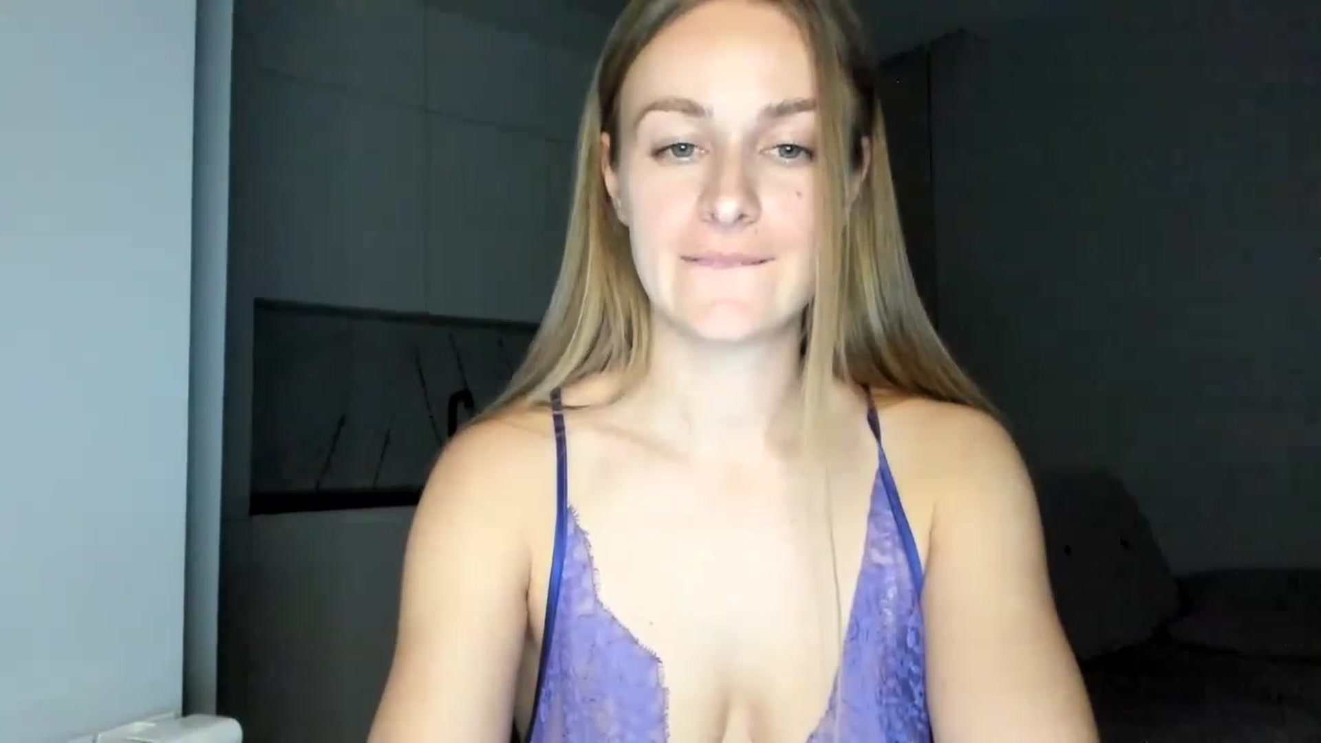 Gallery image thumbnail from regular_girl's myfreecams stream on, 05/14/2023, 19:57 image 12 of 20