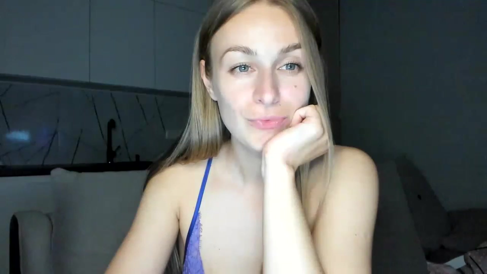 Gallery image thumbnail from regular_girl's myfreecams stream on, 05/14/2023, 20:49 image 12 of 20