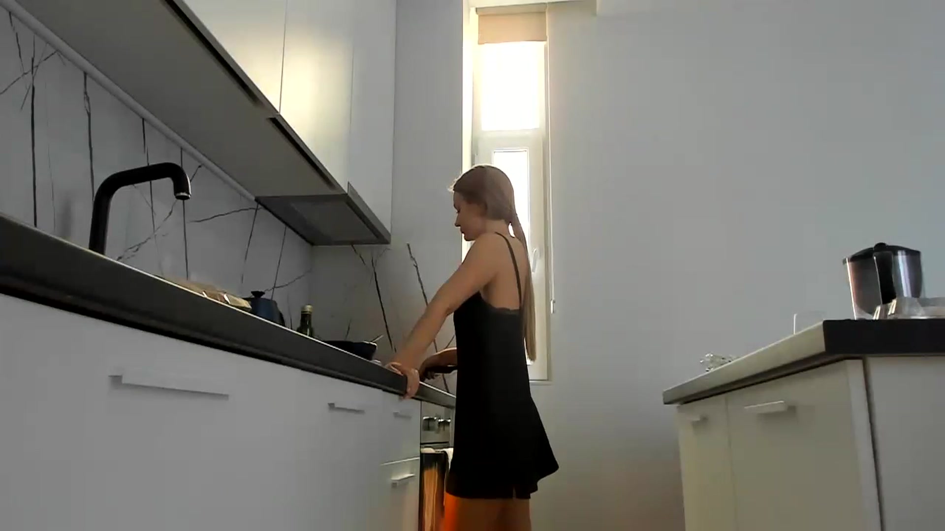 Gallery image thumbnail from regular_girl's myfreecams stream on, 05/16/2023, 07:15 image 12 of 20