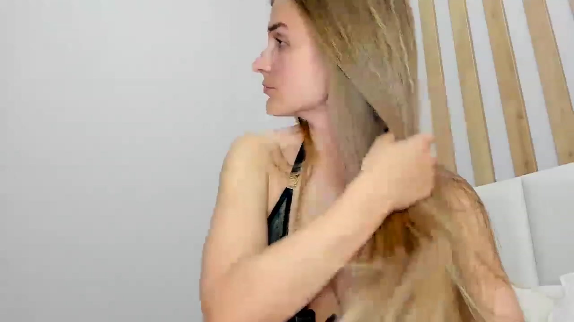 Gallery image thumbnail from regular_girl's myfreecams stream on, 05/25/2023, 17:37 image 8 of 20