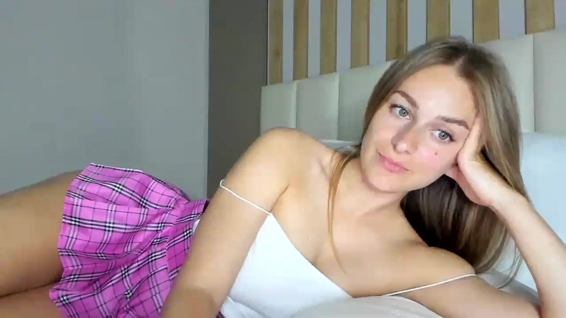 Gallery image thumbnail from regular_girl's myfreecams stream on, 06/03/2023, 20:27 image 7 of 20