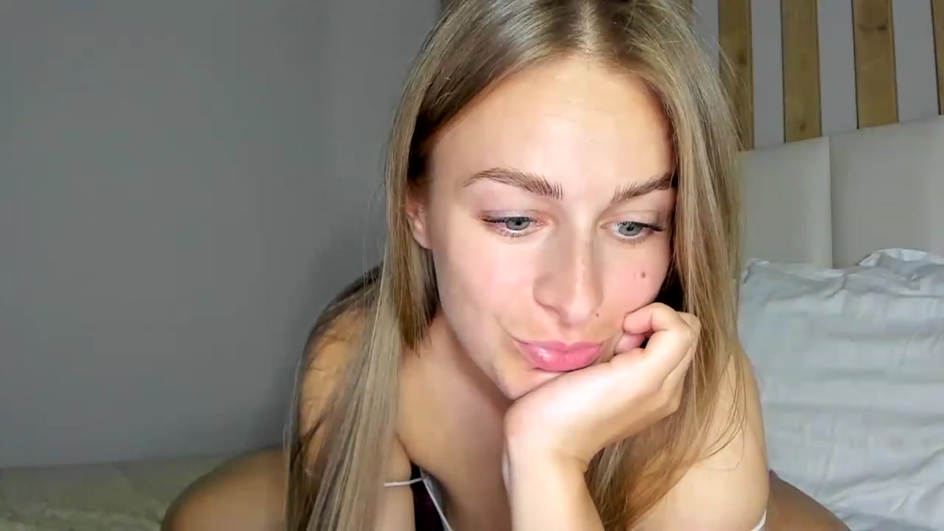 Gallery image thumbnail from regular_girl's myfreecams stream on, 06/03/2023, 20:27 image 18 of 20