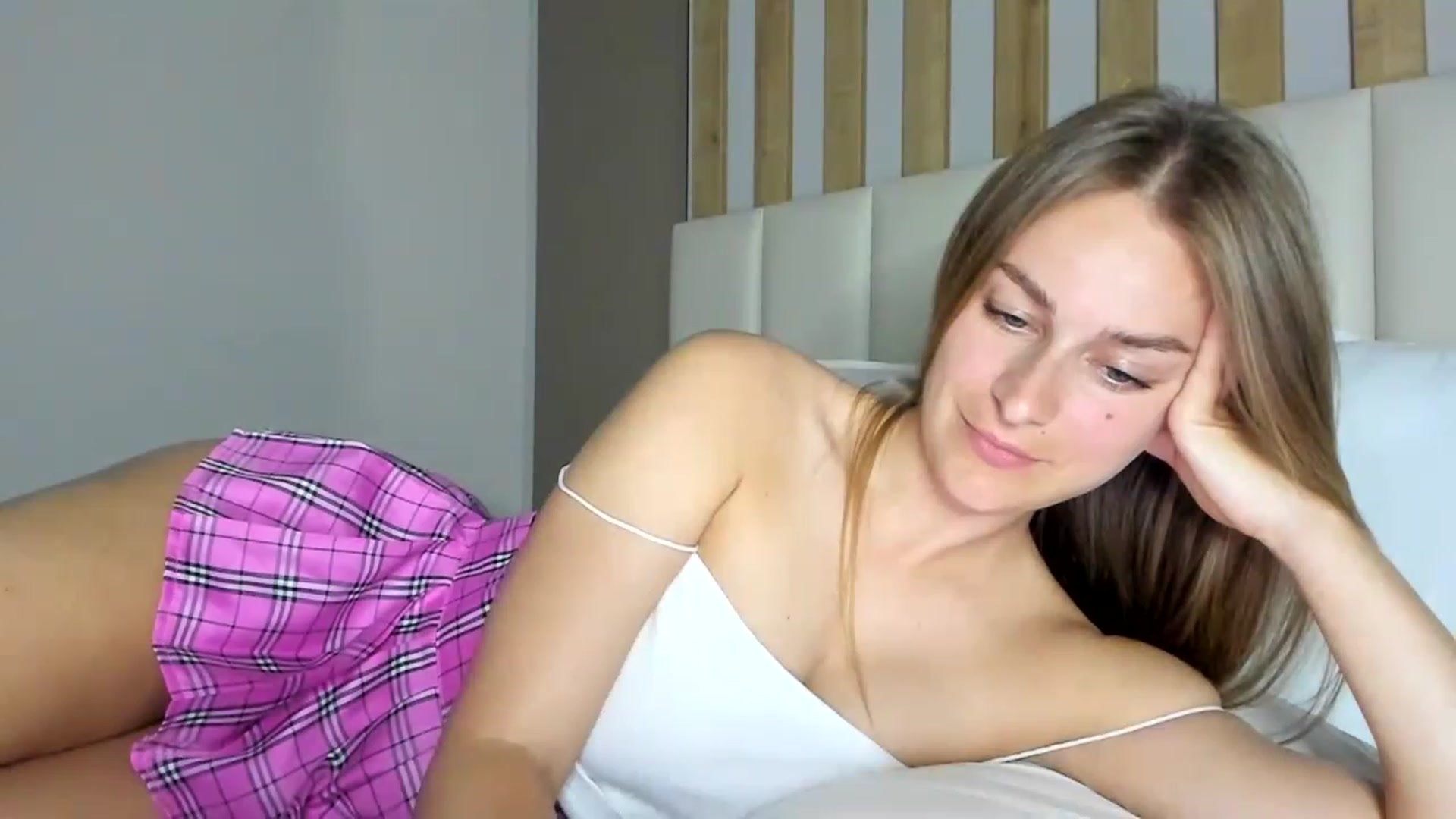 Gallery image thumbnail from regular_girl's myfreecams stream on, 06/03/2023, 20:27 image 8 of 20