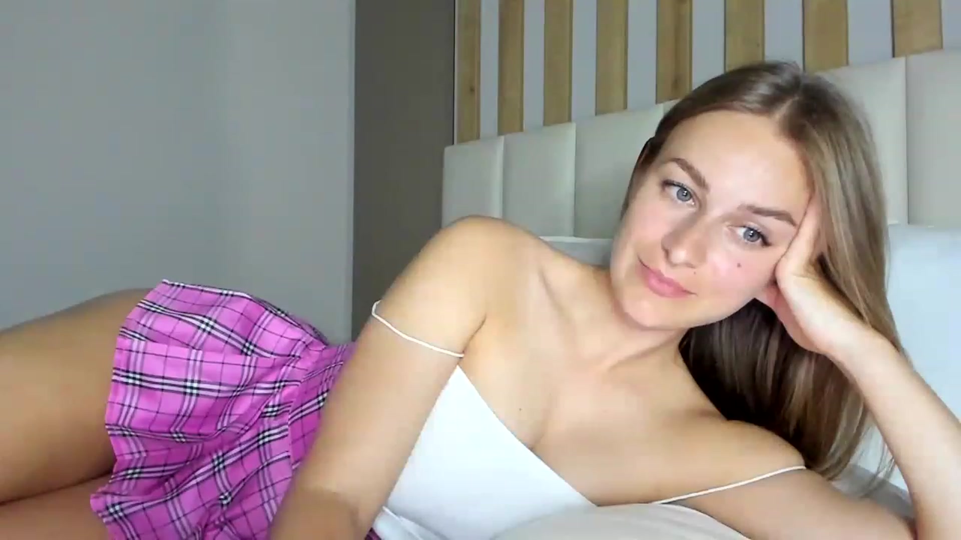 Gallery image thumbnail from regular_girl's myfreecams stream on, 06/03/2023, 20:27 image 12 of 20