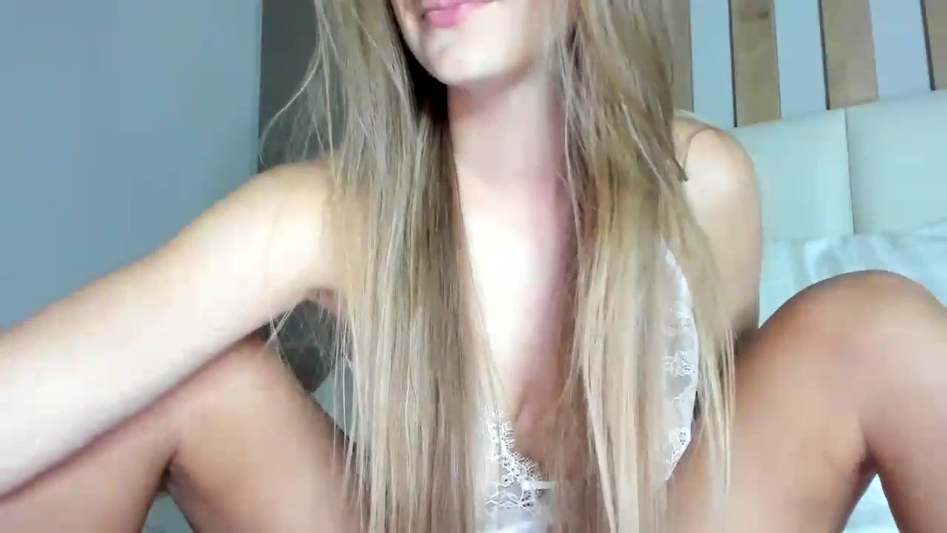 Gallery image thumbnail from regular_girl's myfreecams stream on, 06/22/2023, 18:10 image 17 of 20