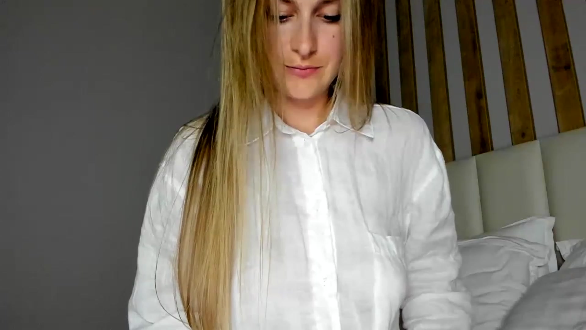 Gallery image thumbnail from regular_girl's myfreecams stream on, 06/24/2023, 18:20 image 10 of 20