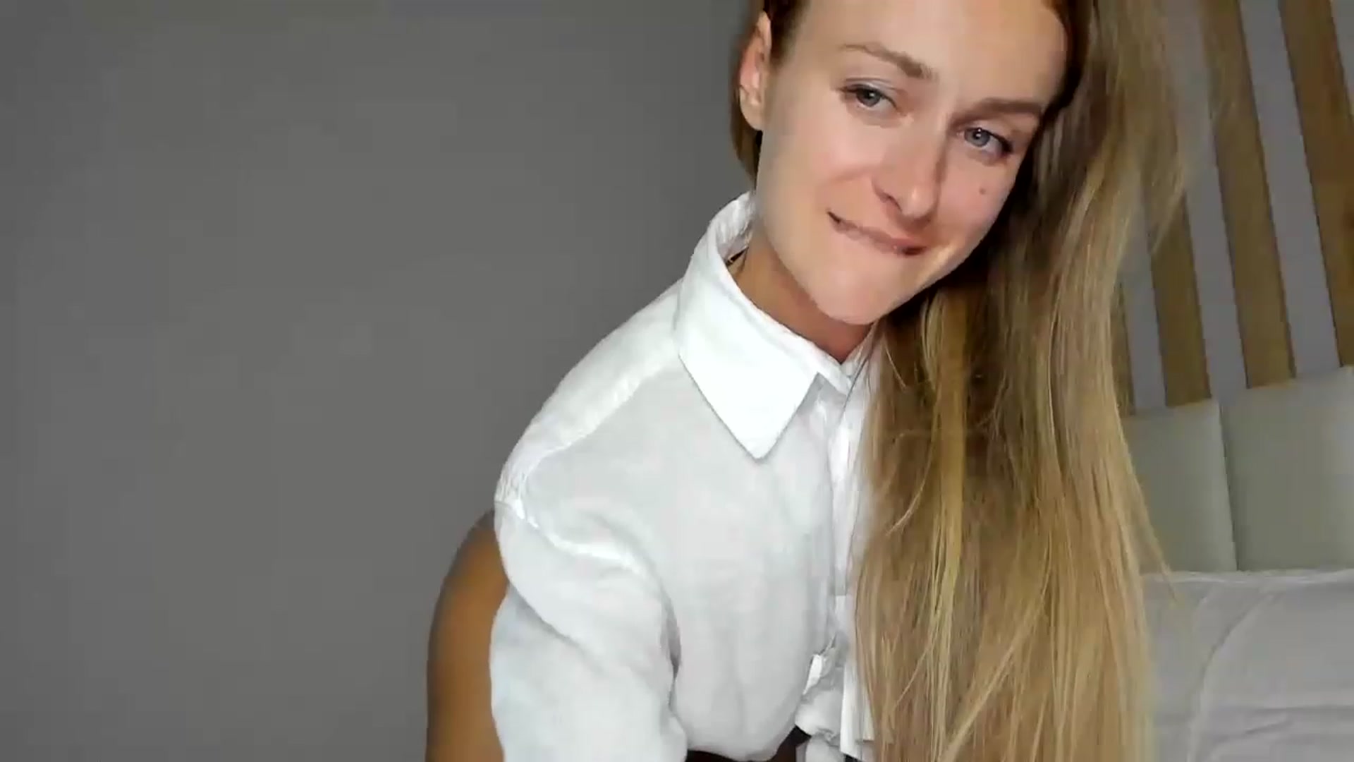 Gallery image thumbnail from regular_girl's myfreecams stream on, 06/24/2023, 18:20 image 16 of 20