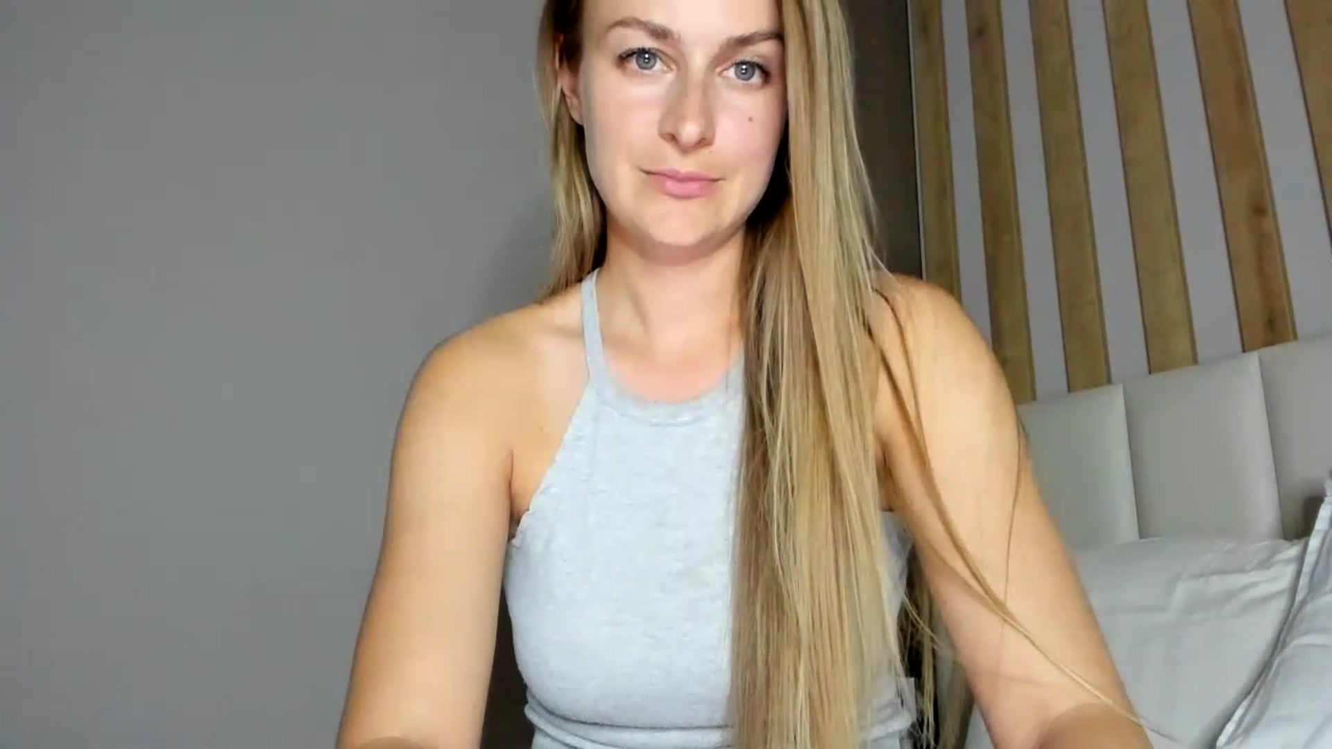 Gallery image thumbnail from regular_girl's myfreecams stream on, 07/06/2023, 18:23 image 10 of 20
