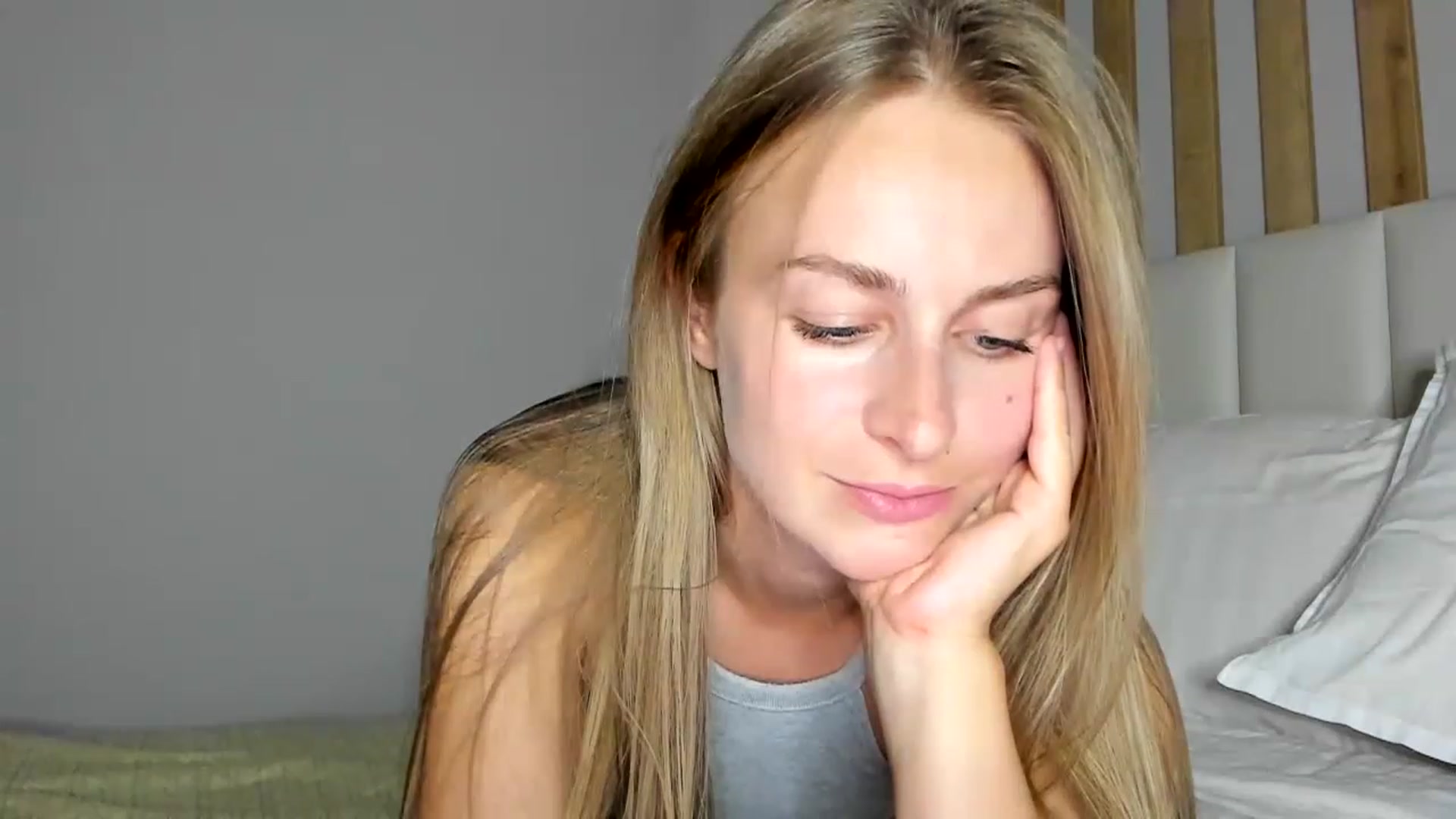 Gallery image thumbnail from regular_girl's myfreecams stream on, 07/06/2023, 18:23 image 7 of 20