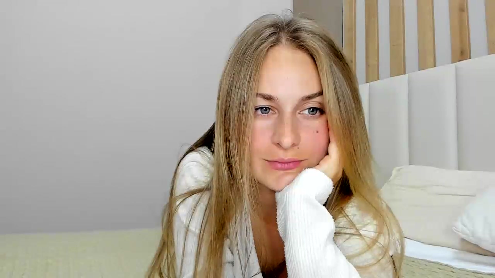 Gallery image thumbnail from regular_girl's myfreecams stream on, 07/09/2023, 17:56 image 10 of 20