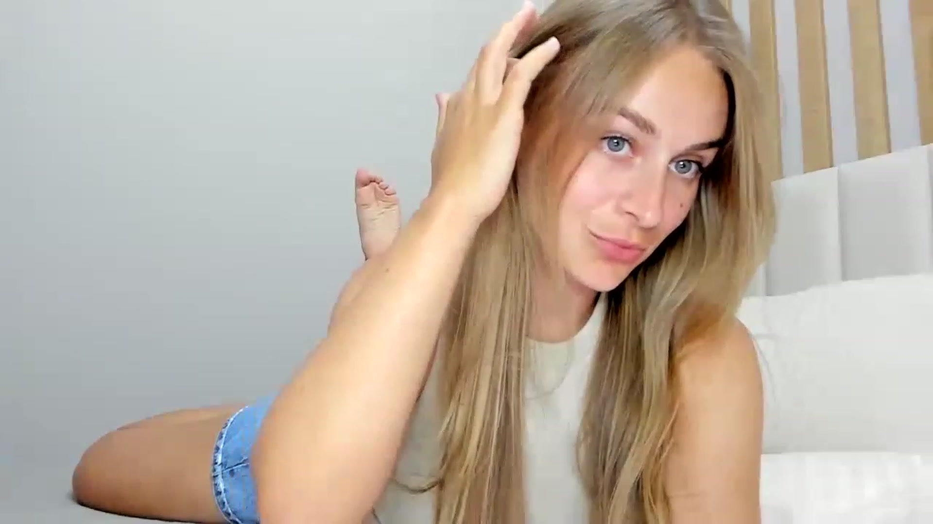 Gallery image thumbnail from regular_girl's myfreecams stream on, 07/31/2023, 17:15 image 7 of 20