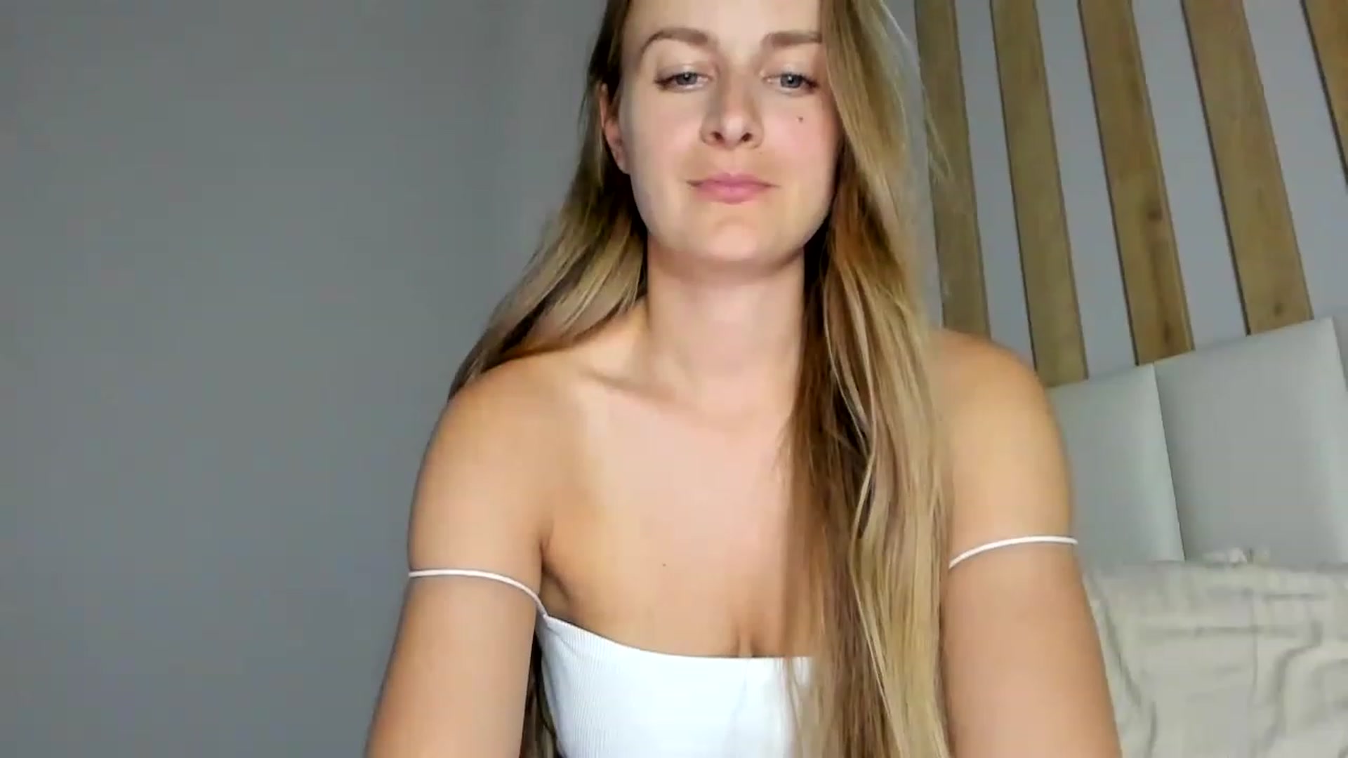 Gallery image thumbnail from regular_girl's myfreecams stream on, 08/05/2023, 21:02 image 8 of 20