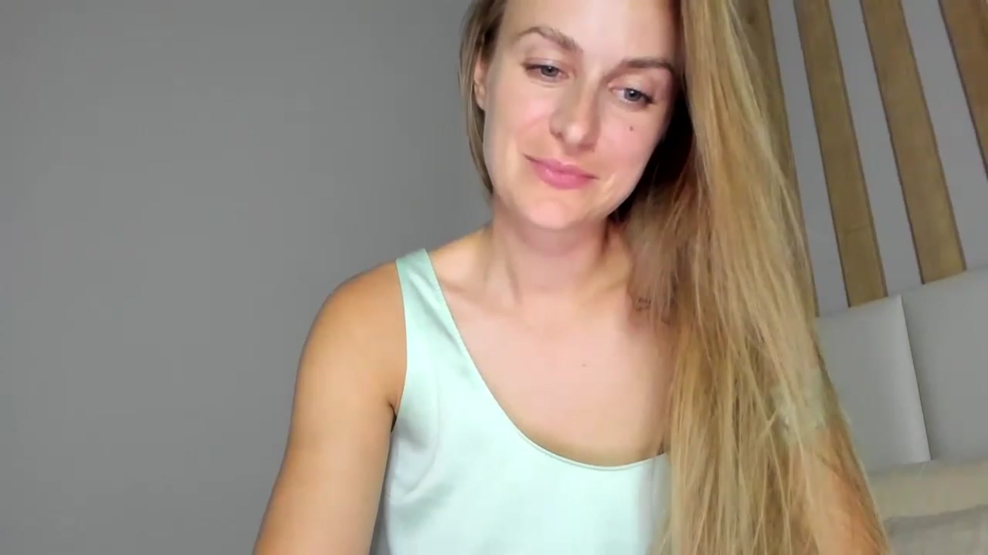 Gallery image thumbnail from regular_girl's myfreecams stream on, 08/29/2023, 21:13 image 15 of 20