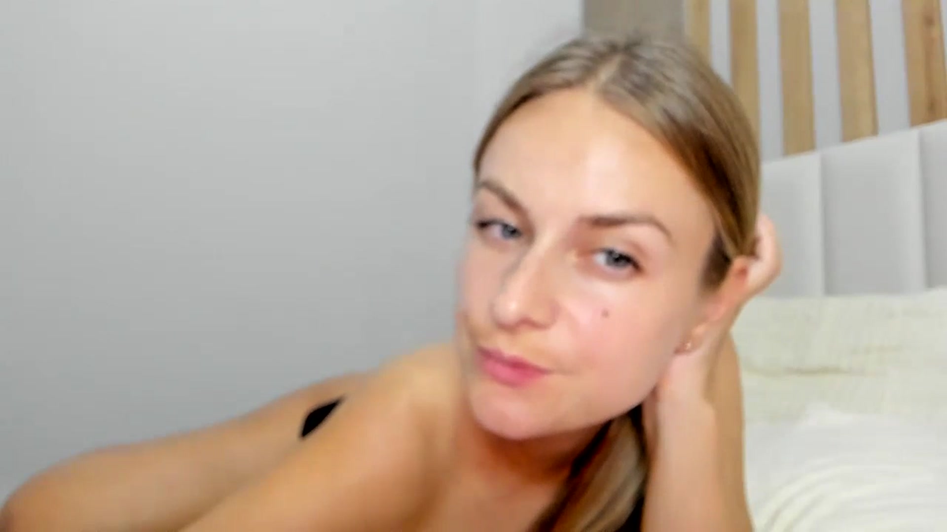Gallery image thumbnail from regular_girl's myfreecams stream on, 09/02/2023, 18:37 image 13 of 20