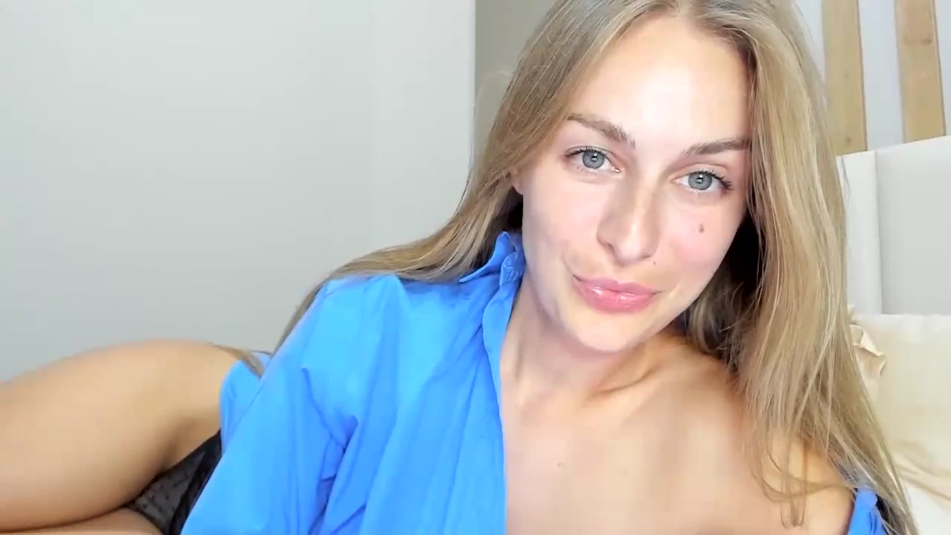 Gallery image thumbnail from regular_girl's myfreecams stream on, 09/08/2023, 17:43 image 1 of 20