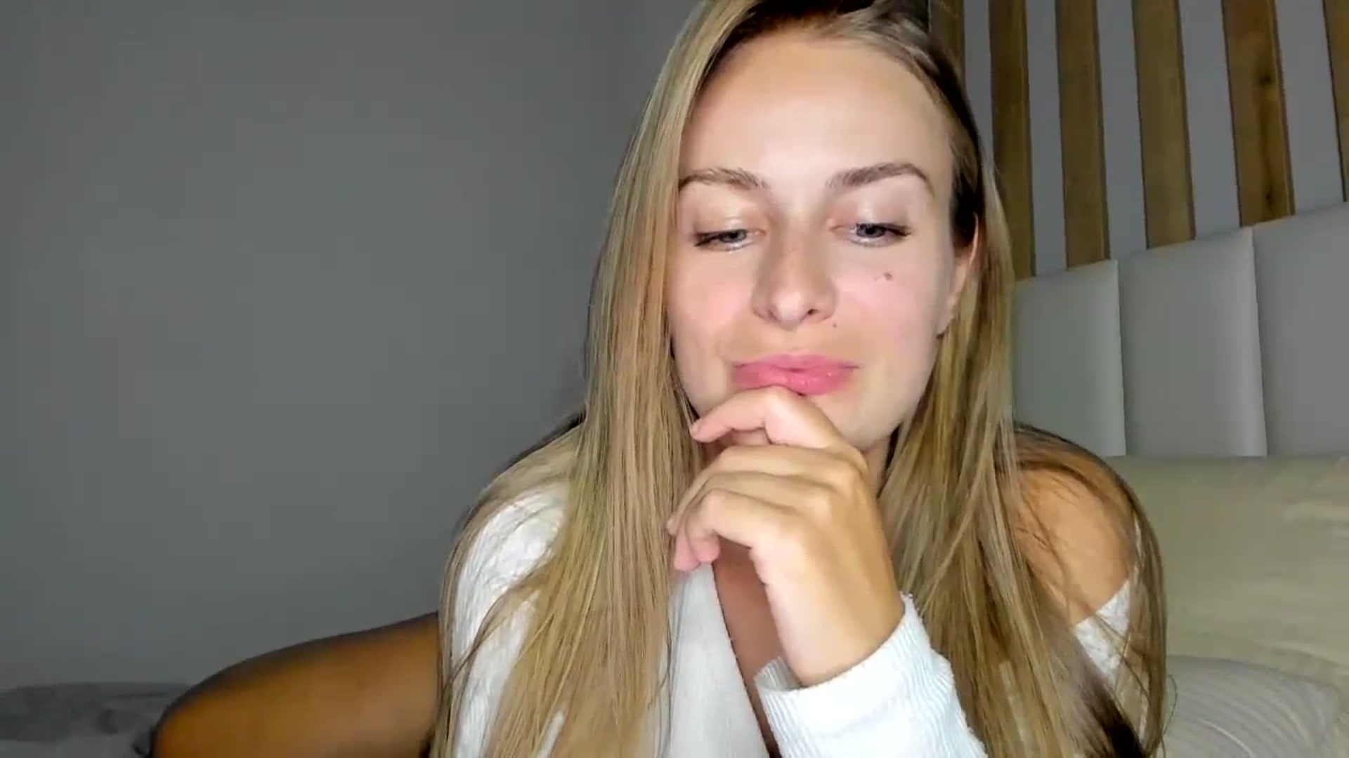 Gallery image thumbnail from regular_girl's myfreecams stream on, 09/14/2023, 20:08 image 4 of 20