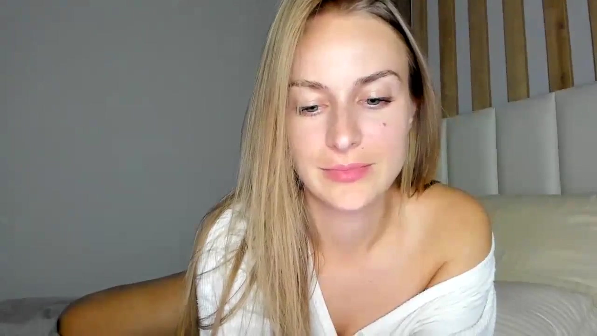 Gallery image thumbnail from regular_girl's myfreecams stream on, 09/14/2023, 20:08 image 3 of 20