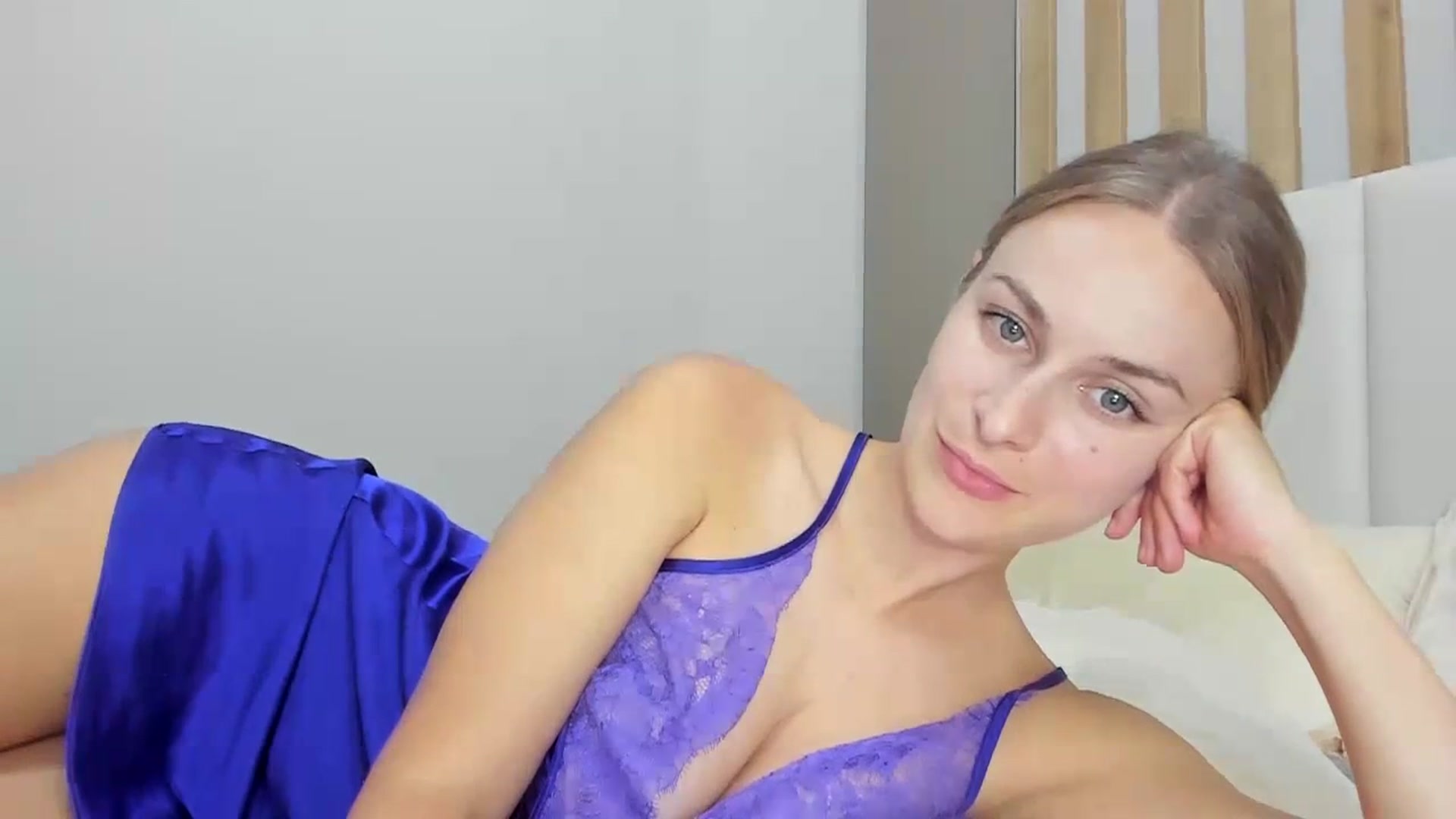 Gallery image thumbnail from regular_girl's myfreecams stream on, 09/18/2023, 17:38 image 7 of 20