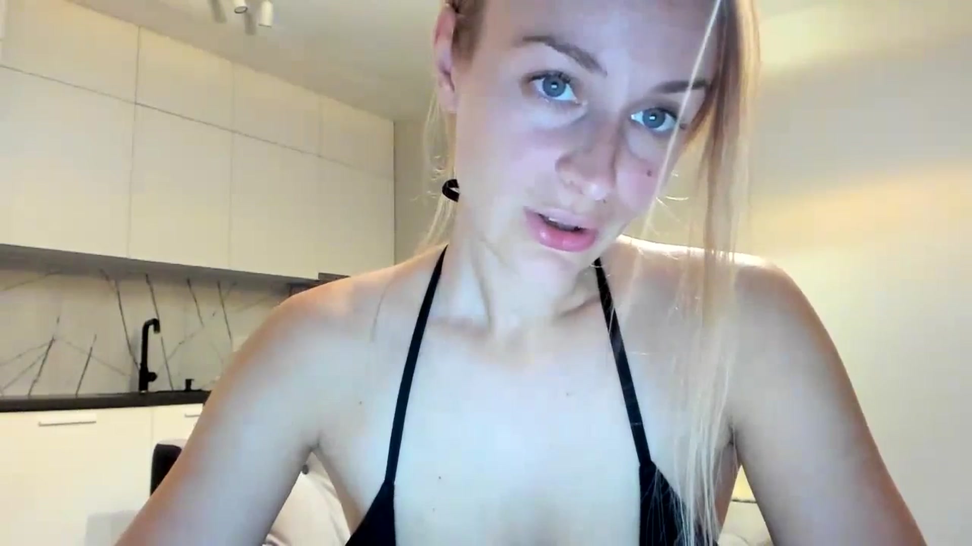 Gallery image thumbnail from regular_girl's myfreecams stream on, 09/22/2023, 15:27 image 2 of 20