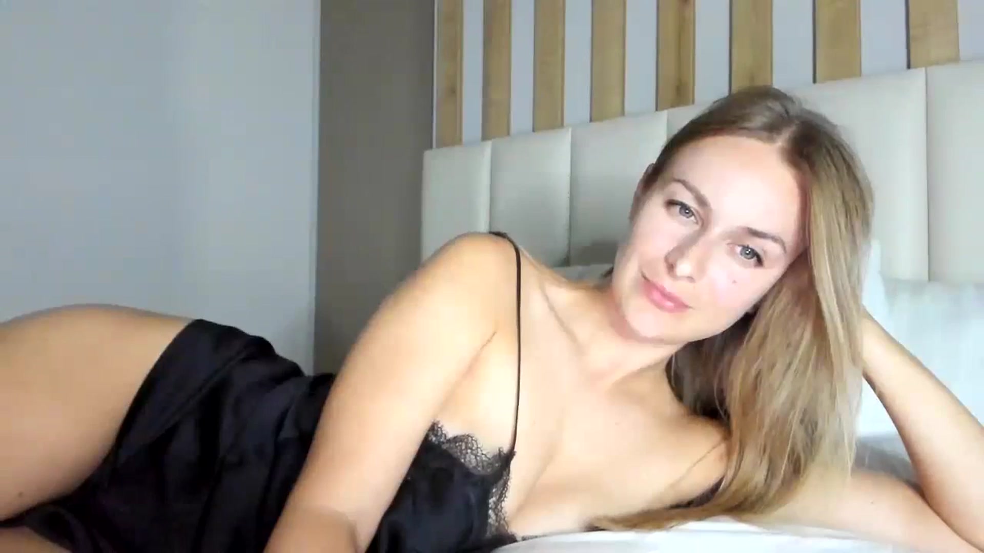 Gallery image thumbnail from regular_girl's myfreecams stream on, 10/03/2023, 20:41 image 9 of 20