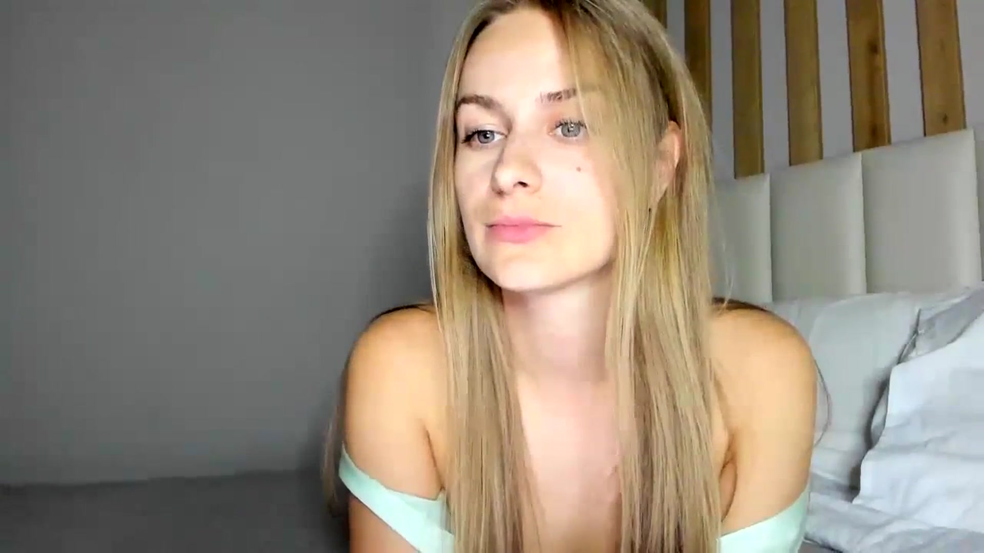 Gallery image thumbnail from regular_girl's myfreecams stream on, 10/05/2023, 19:46 image 10 of 20