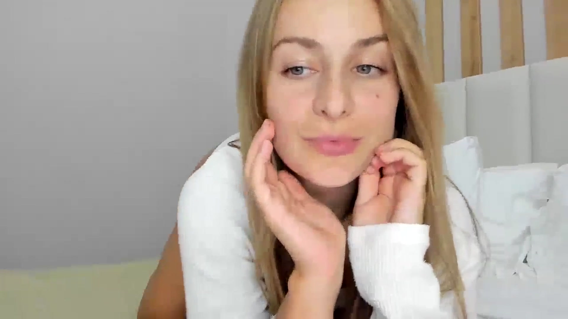 Gallery image thumbnail from regular_girl's myfreecams stream on, 10/06/2023, 18:59 image 7 of 20