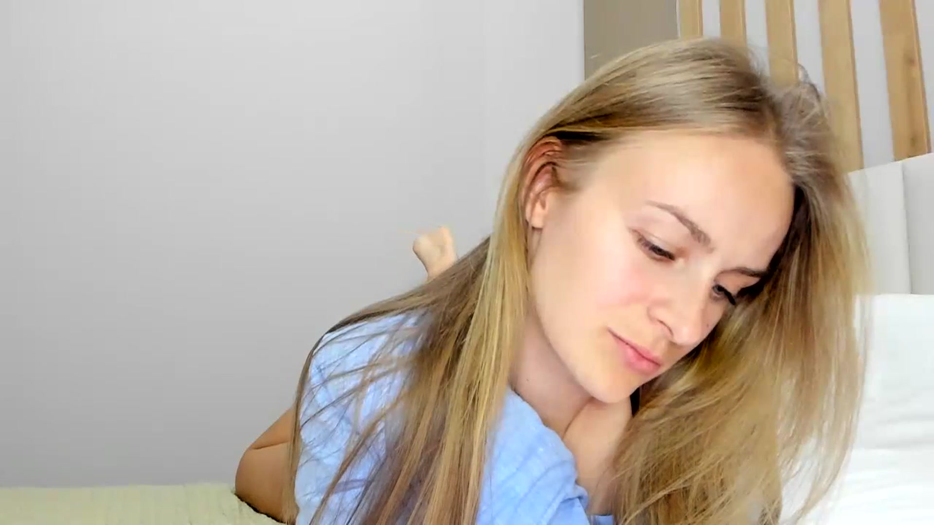 Gallery image thumbnail from regular_girl's myfreecams stream on, 10/21/2023, 17:32 image 11 of 20