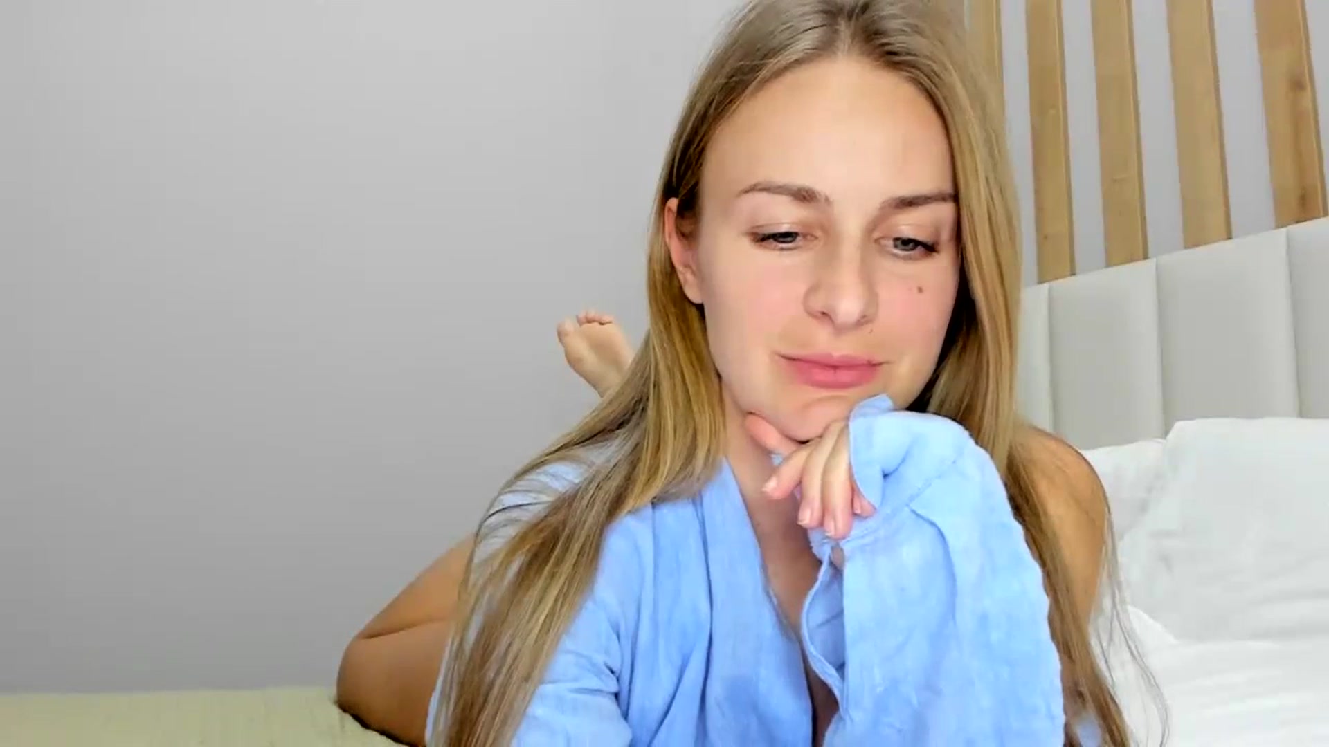 Gallery image thumbnail from regular_girl's myfreecams stream on, 10/21/2023, 17:32 image 7 of 20