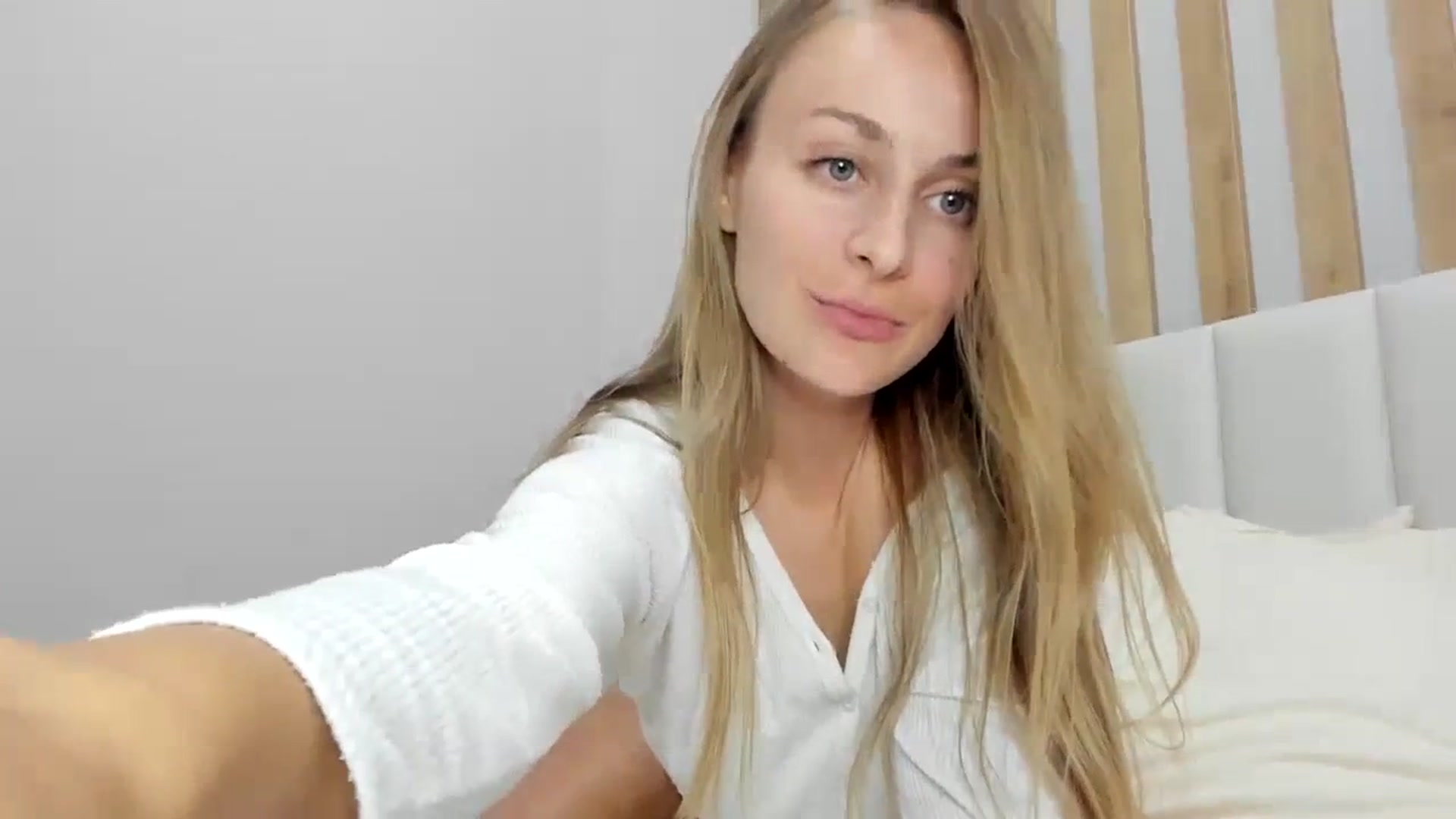 Gallery image thumbnail from regular_girl's myfreecams stream on, 10/24/2023, 18:04 image 2 of 20