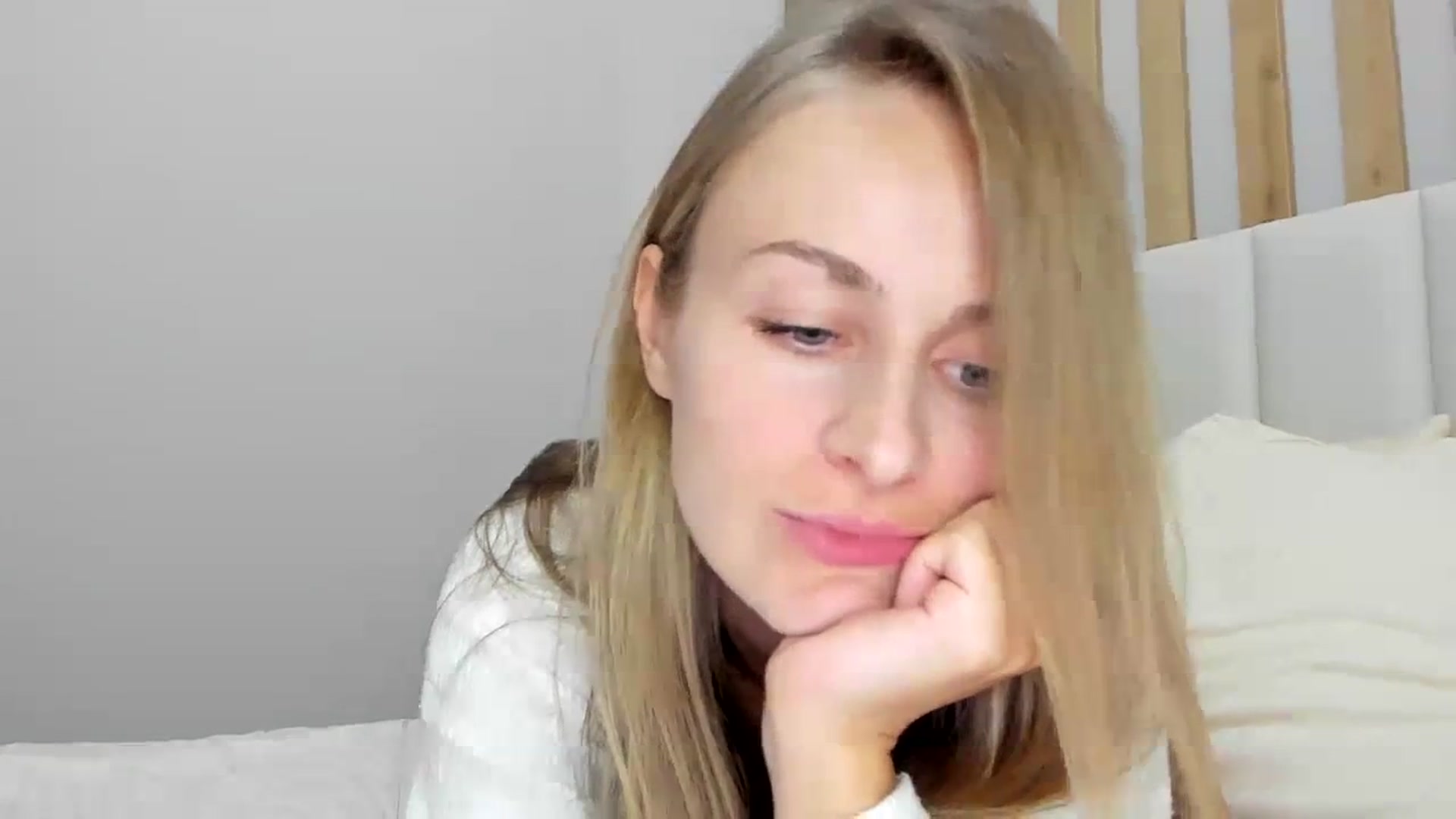 Gallery image thumbnail from regular_girl's myfreecams stream on, 10/24/2023, 18:04 image 3 of 20