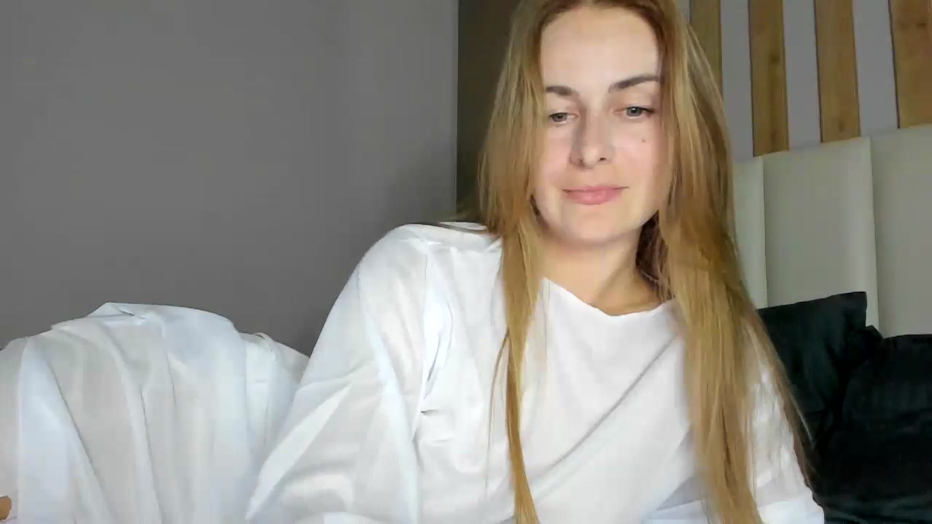 Gallery image thumbnail from regular_girl's myfreecams stream on, 10/31/2023, 18:44 image 13 of 20